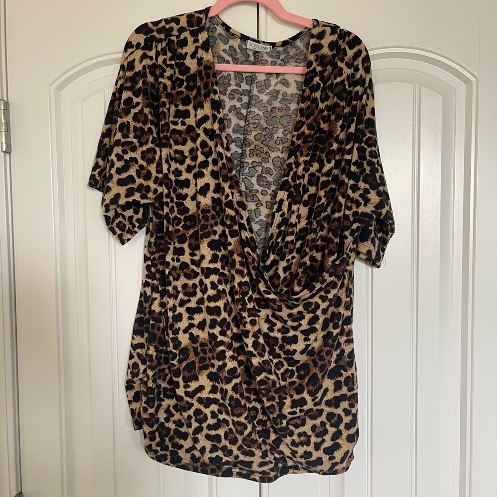 In’Voland Leopard Print Dressy Top